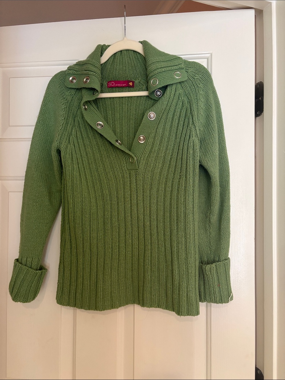 SO Sweater Women's Green Ribbed Snap-Button Pullover